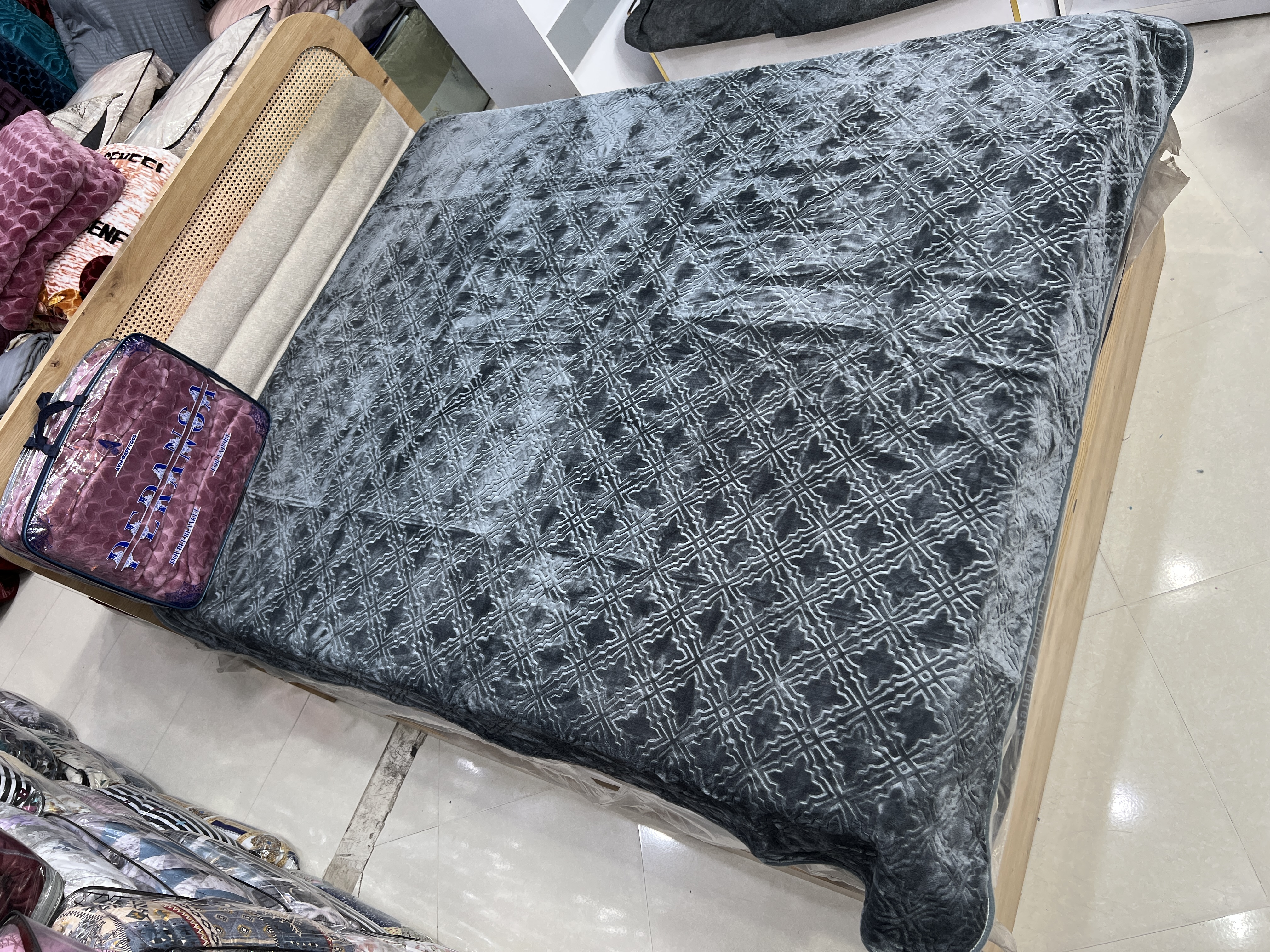 پتو دونفره تک رنگ پرنسا